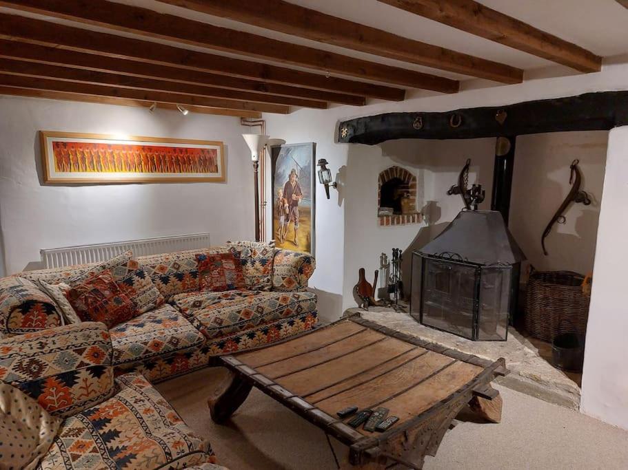 Stable Cottage - Sleeps 6, Near Lulworth Cove 多切斯特 外观 照片